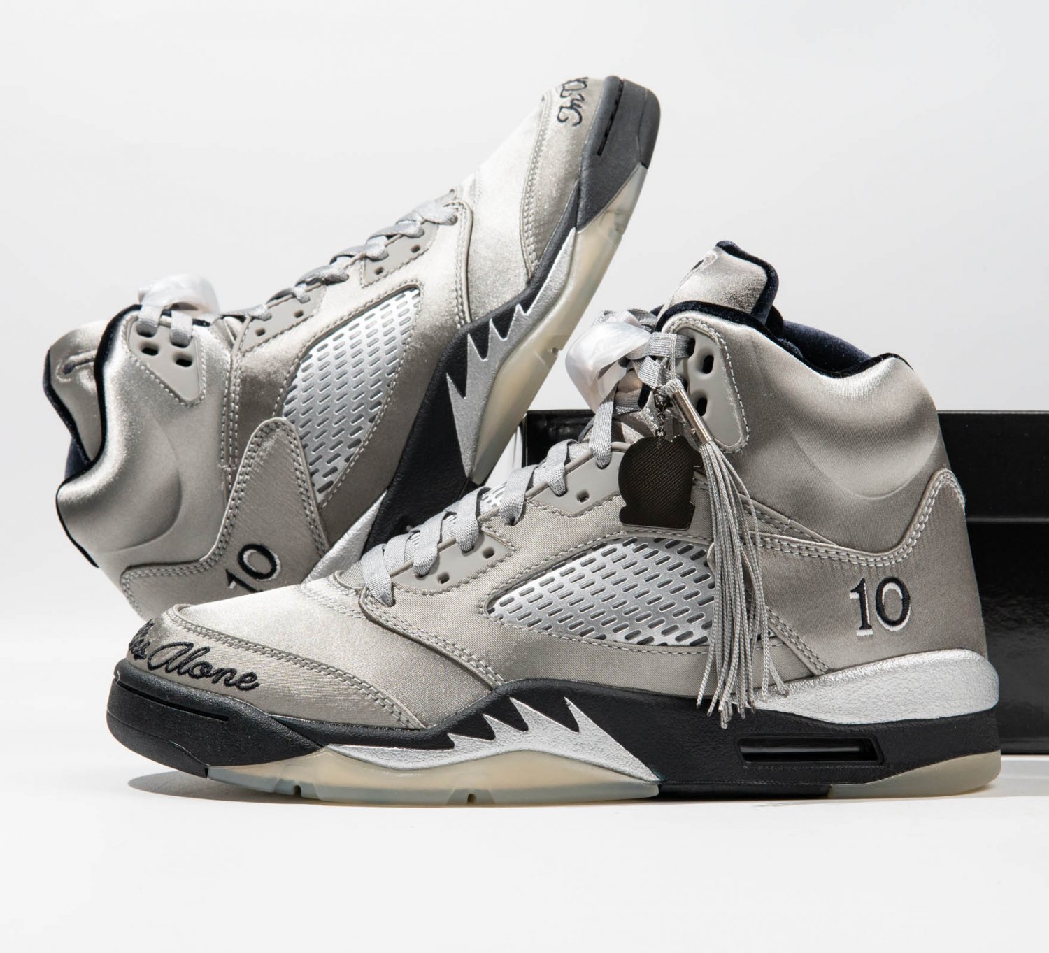 Jordan 5 RetroWings