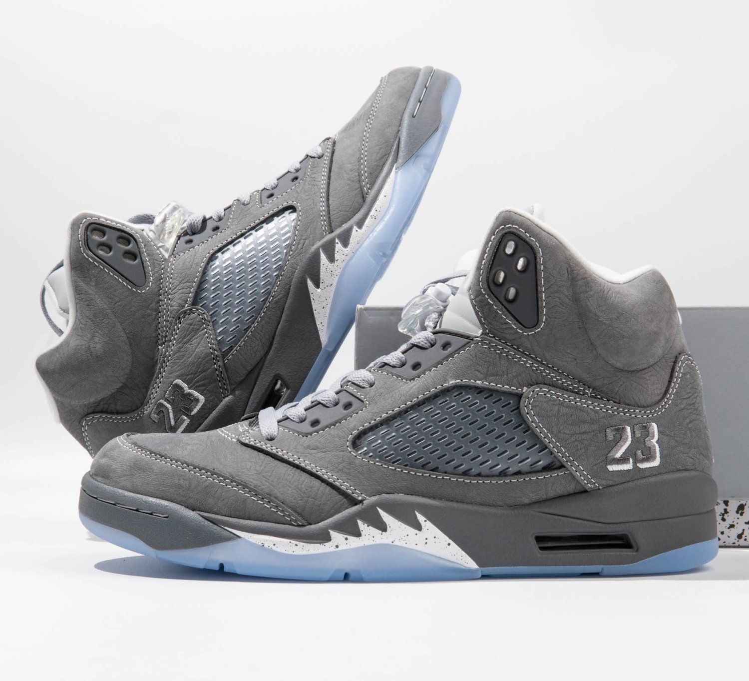 Jordan 5 RetroWolf Grey