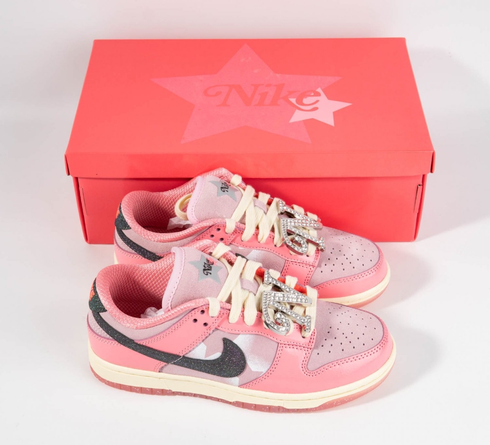 Nike Dunk Low LX Barbie